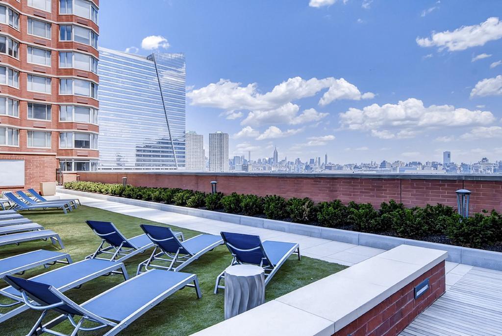 Global Luxury Suites At Newport Jersey City Exterior photo