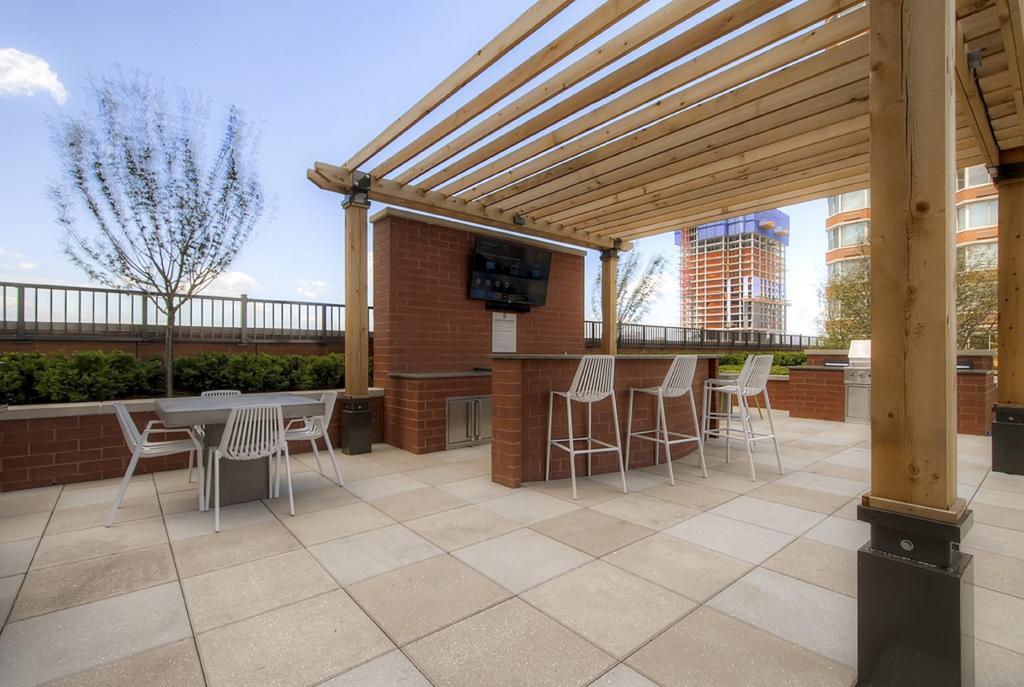 Global Luxury Suites At Newport Jersey City Exterior photo