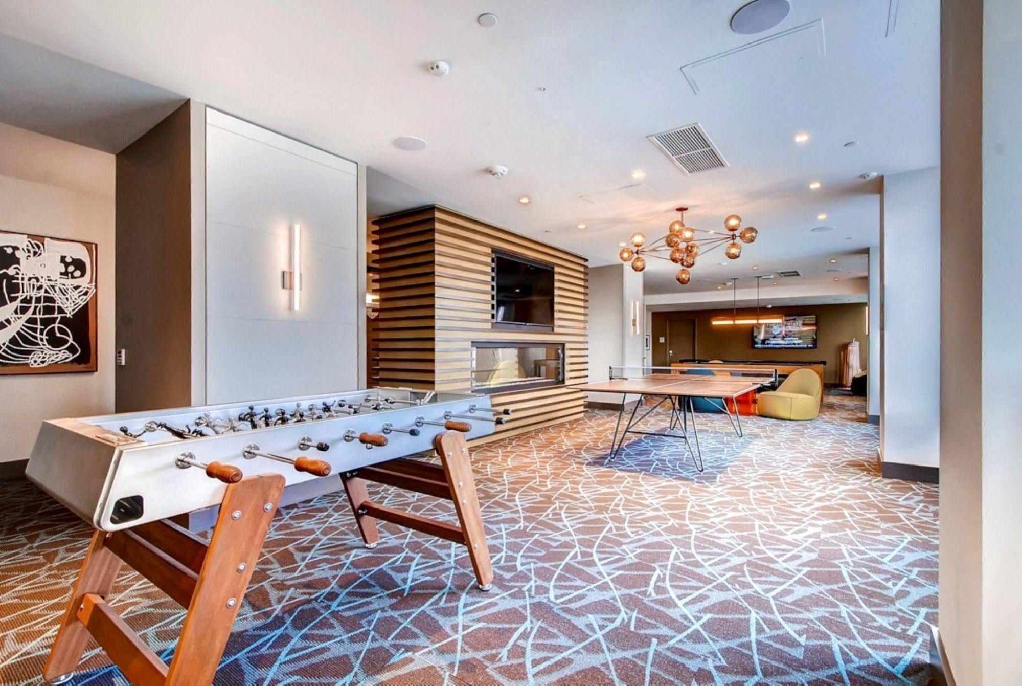 Global Luxury Suites At Newport Jersey City Exterior photo